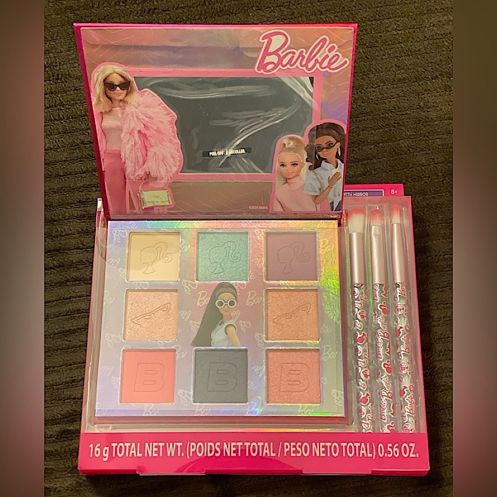Barbie Beauty Set — Eyeshadow Palette, Makeup Brushes, and Mirror - Picture 11 of 16
